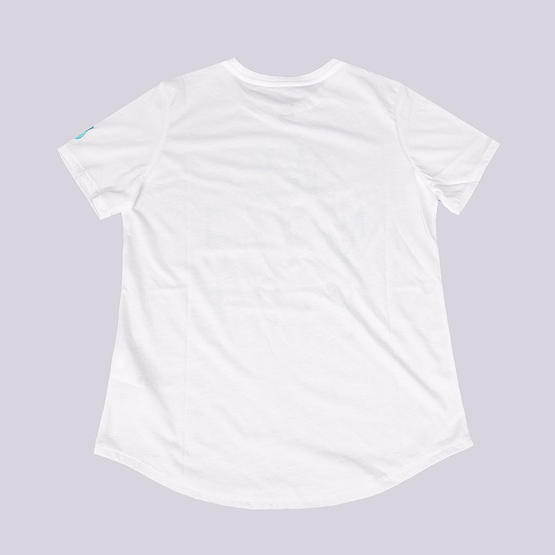 женская белая футболка Nike We Never Stop Tee 857913-100 - цена, описание, фото 2